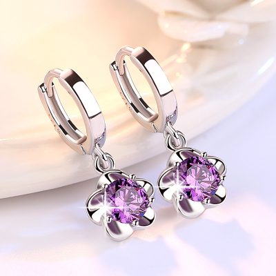 Zircon plum hikaw