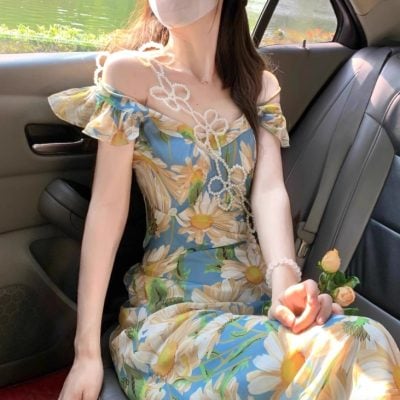 Off-shoulder flower dress