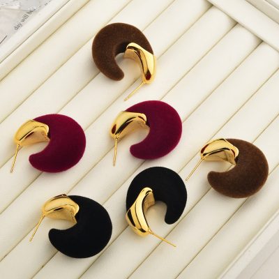 Irregular flocking vintage earrings