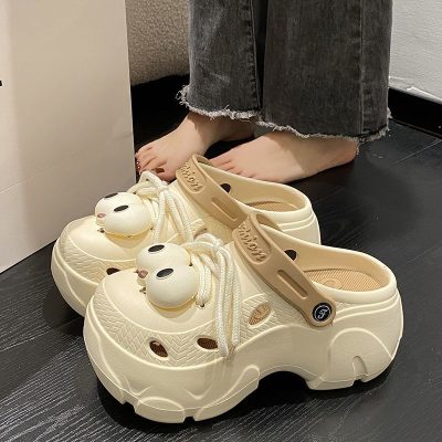 Big eyes height increasing hole shoes