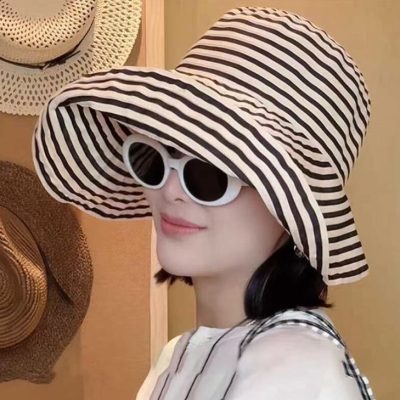 Foldable stripe bucket hat