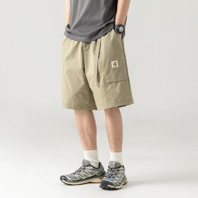 Buckle belt cargo shorts