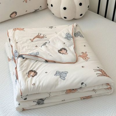 Machine washable knitted cotton air conditioner quilt