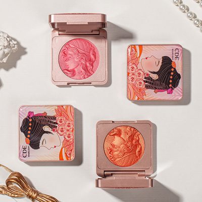 Monochrome natural blusher plate