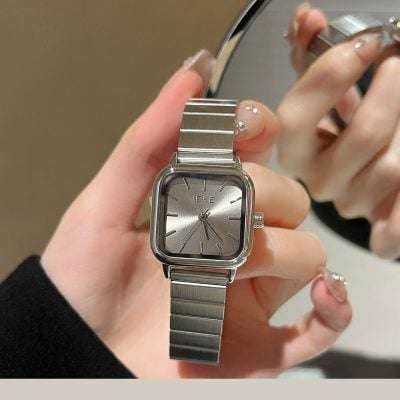 Simple square quartz watch