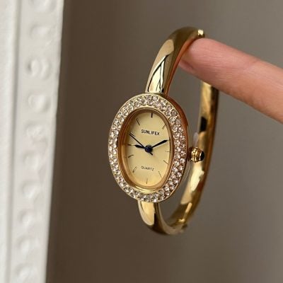 Oval bangle watch