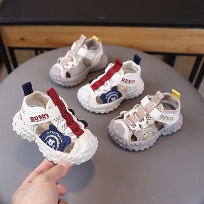 Children's closed toe non-slip sandals