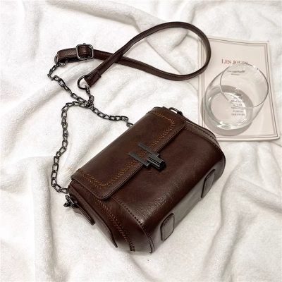 Classic retro chain bag
