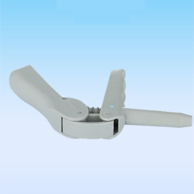 Resin conveying gun for oral material consumables