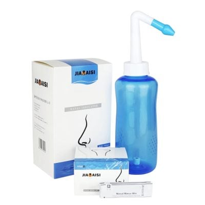 Manual nose cleaning device
