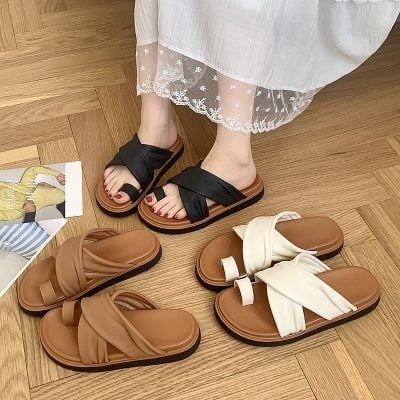 Thick bottom toe ring slippers
