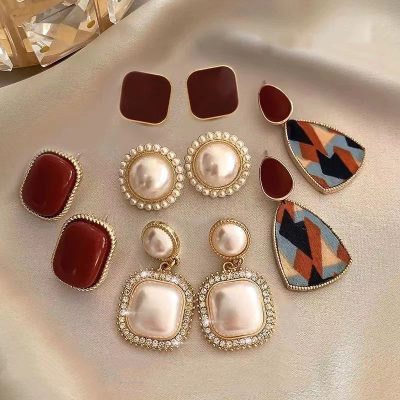 Retro Hong Kong style earrings