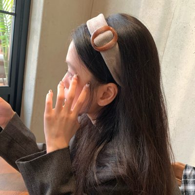 Ring wide brim hair band