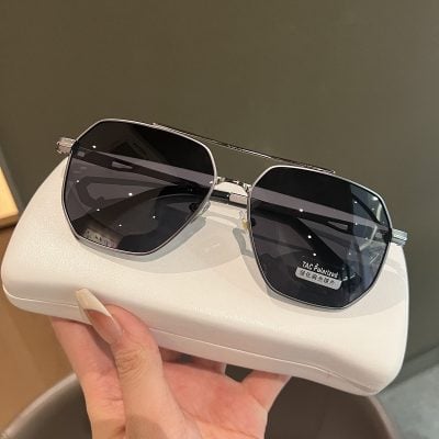 Polarized cycling sunglasses